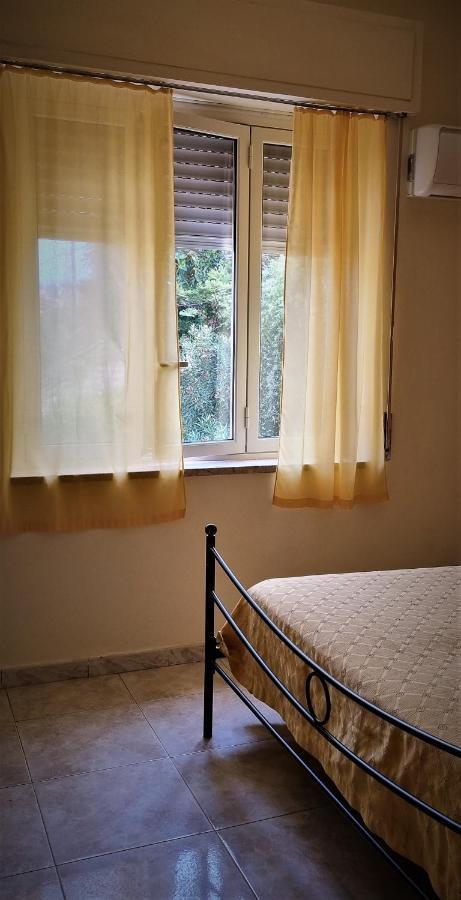 チェファル Delle Rose Bed & Breakfast エクステリア 写真
