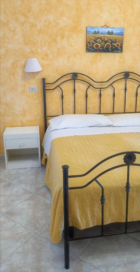 チェファル Delle Rose Bed & Breakfast エクステリア 写真