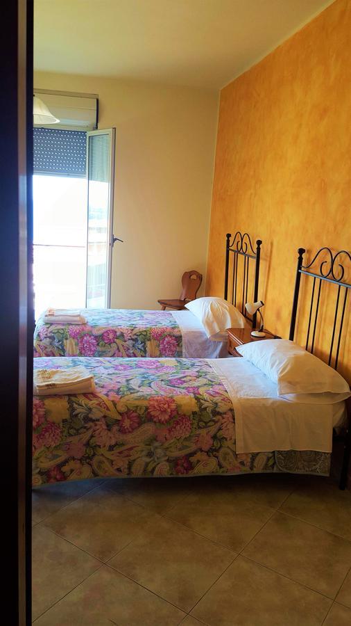 チェファル Delle Rose Bed & Breakfast エクステリア 写真
