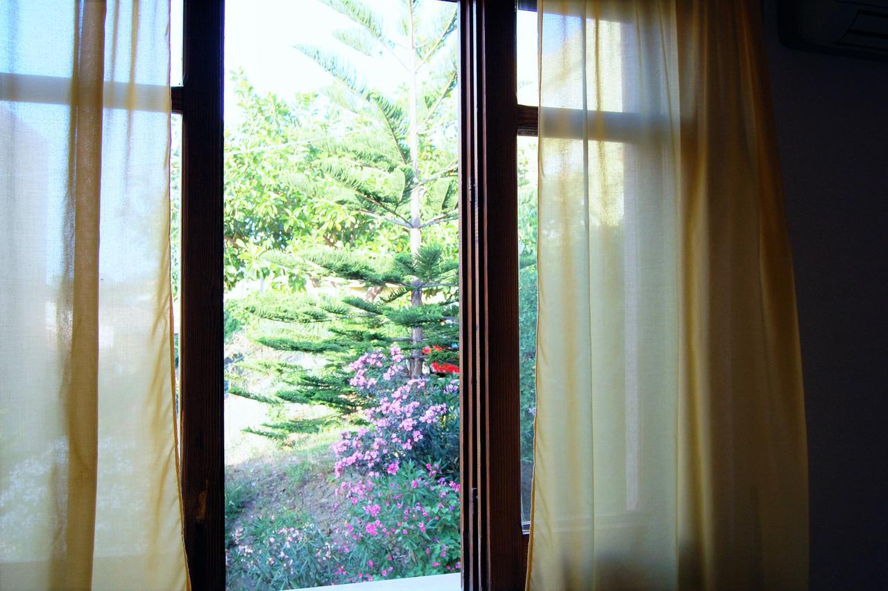 チェファル Delle Rose Bed & Breakfast エクステリア 写真