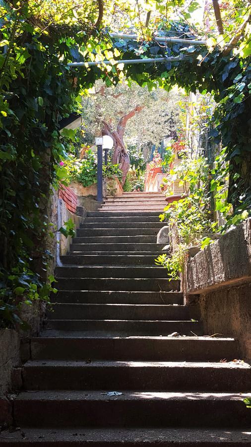 チェファル Delle Rose Bed & Breakfast エクステリア 写真