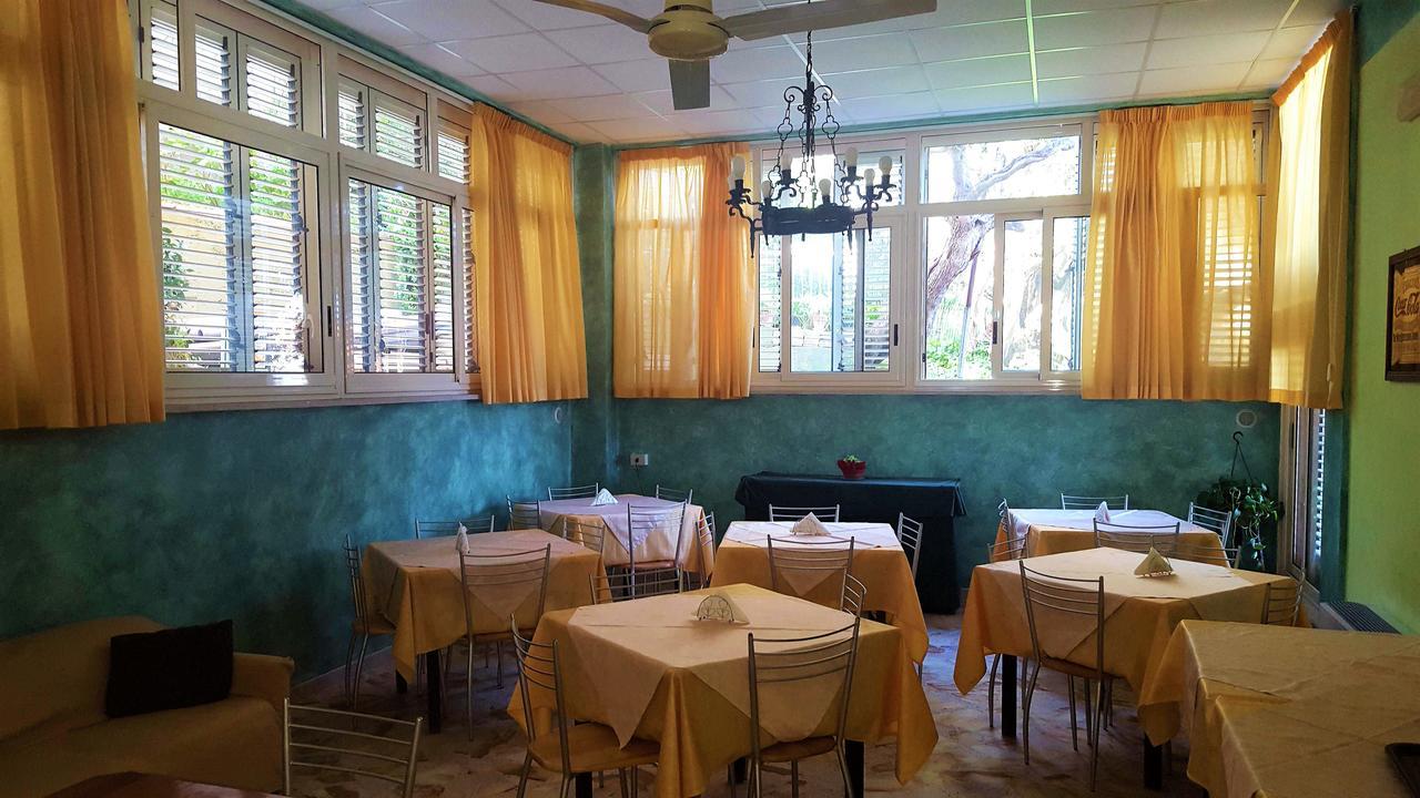 チェファル Delle Rose Bed & Breakfast エクステリア 写真